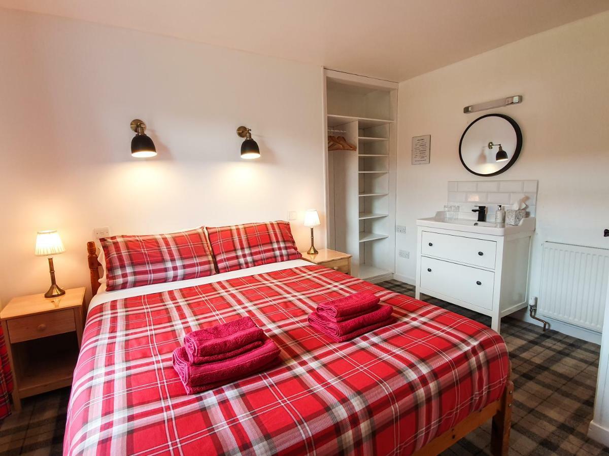 Hôtel Old Pier House à Fort Augustus Extérieur photo