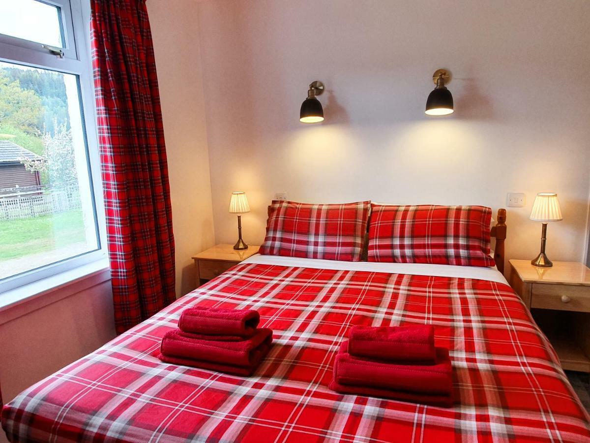 Hôtel Old Pier House à Fort Augustus Extérieur photo