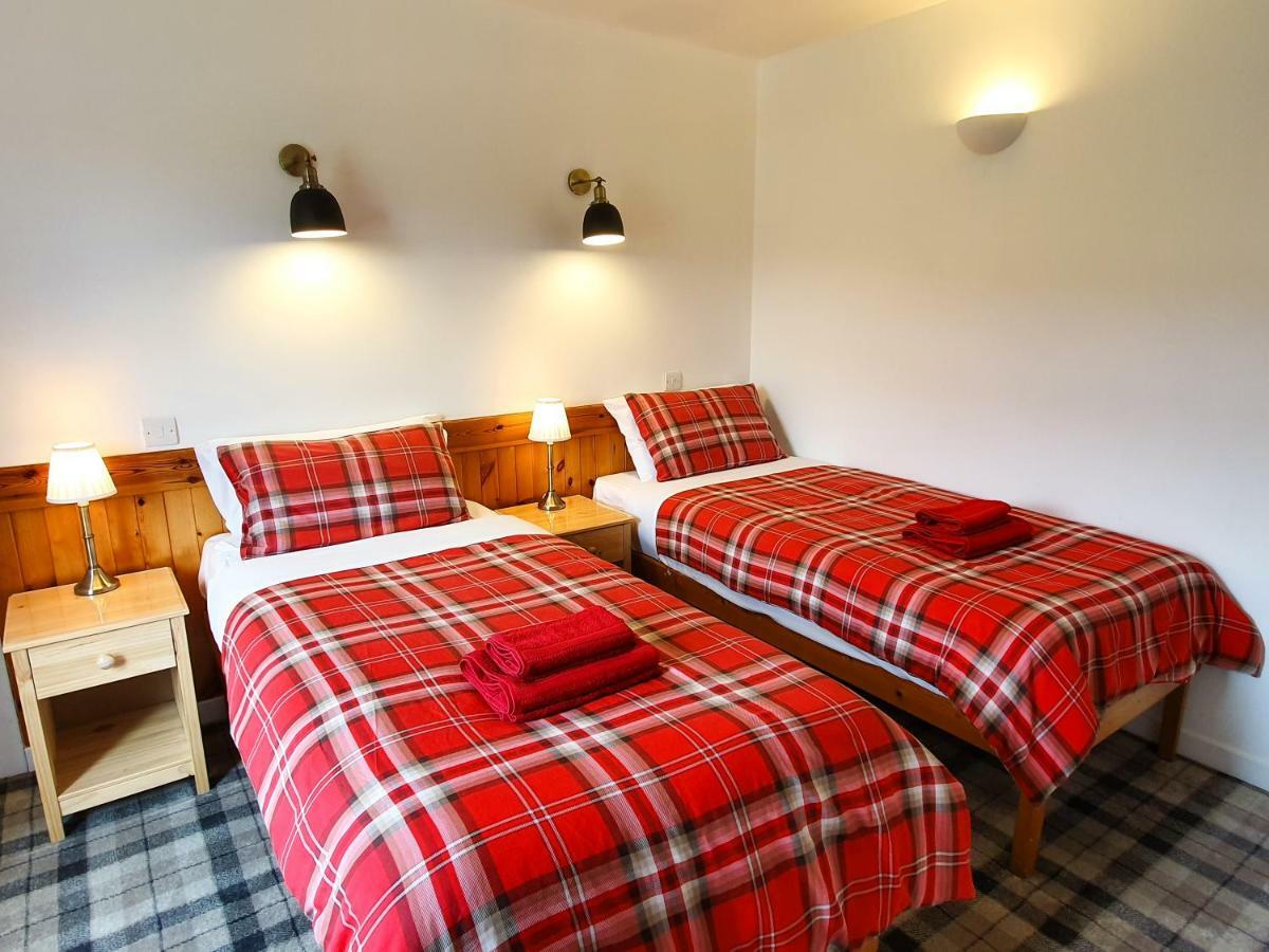 Hôtel Old Pier House à Fort Augustus Extérieur photo
